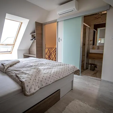Pihe Apartmanok Balatonfured Exterior photo